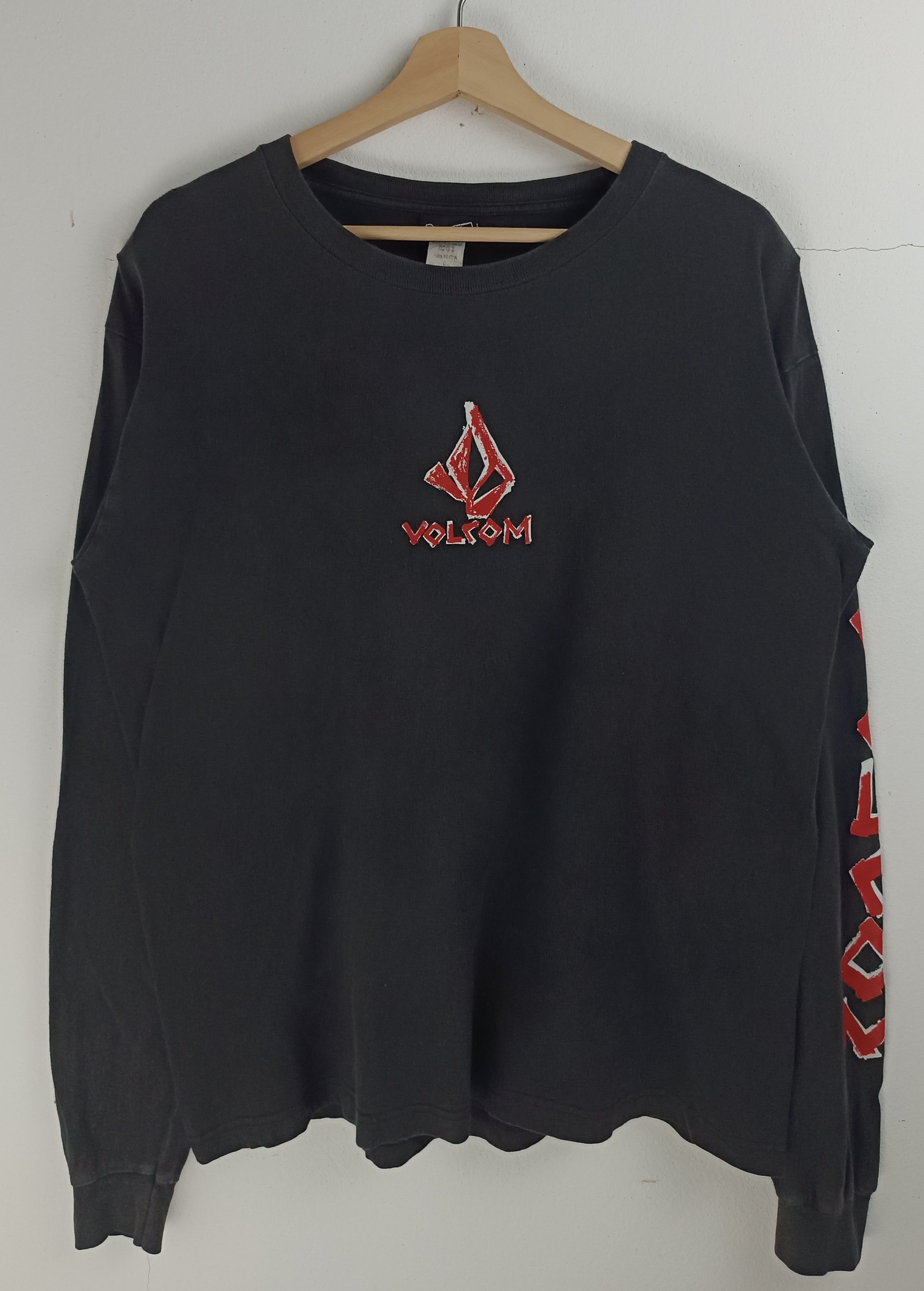 Vintage VINTAGE Y2K VOLCOM SMALL LOGO L/S SKATE GANG 90'S RARE Size US L / EU 52-54 / 3 - 3 Thumbnail