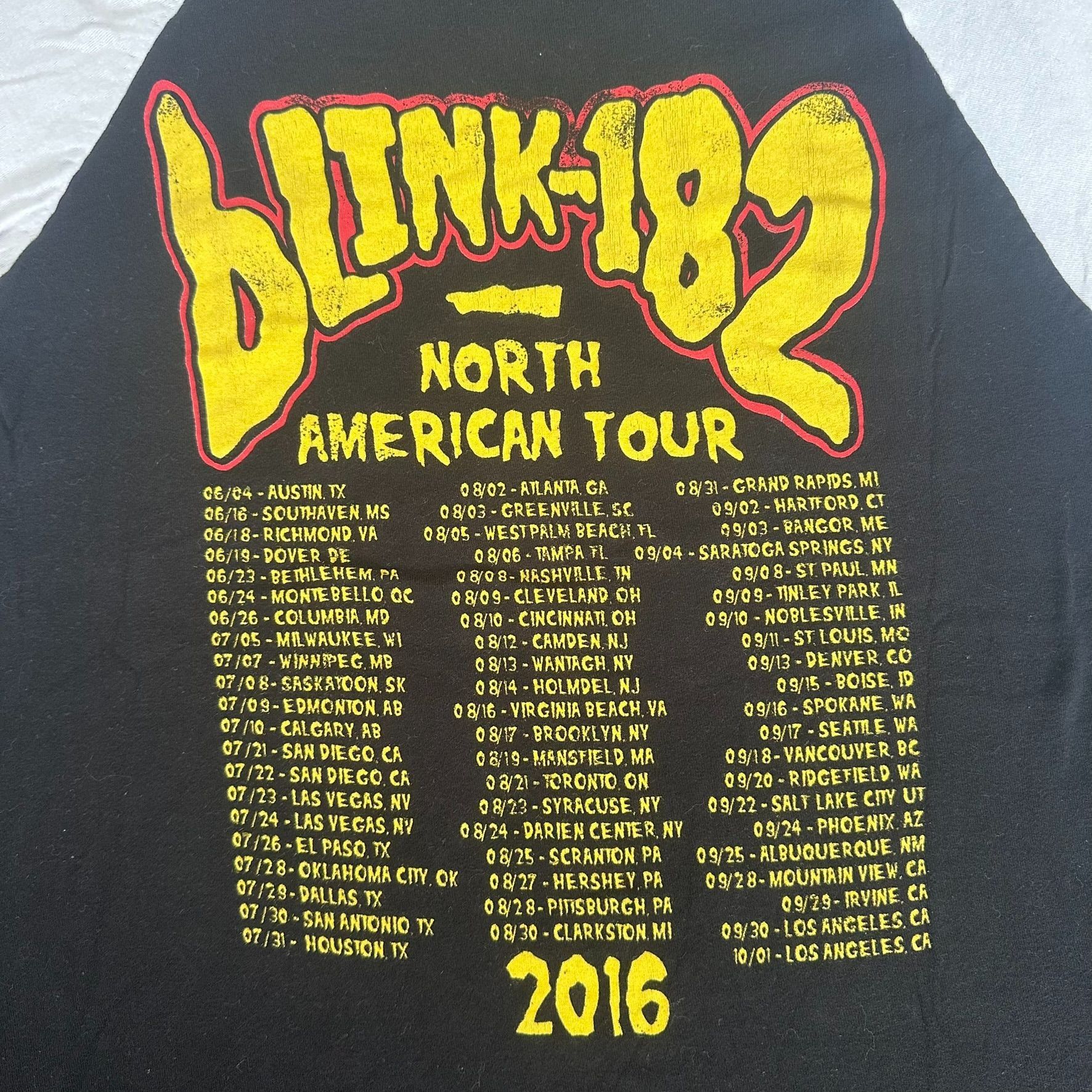 Band Tees Vintage Y2K Blink 182 Tour T-Shirt Punk Rock Band Raglan Tee Size US S / EU 44-46 / 1 - 5 Thumbnail