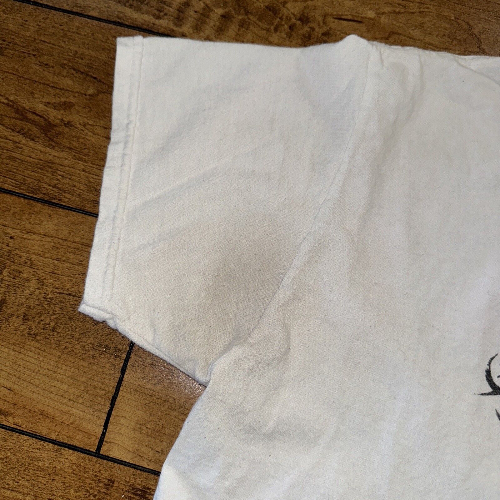 Band Tees × Japanese Brand Vintage Y2K Gothic Script Logo T-Shirt White M 19x26 Size US M / EU 48-50 / 2 - 4 Thumbnail