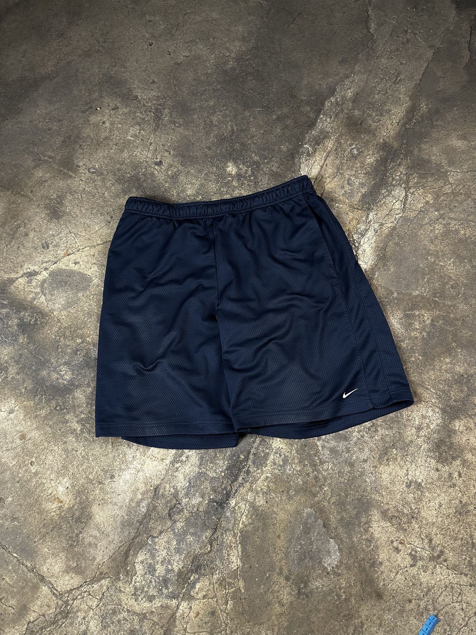Nike 00s Vintage Nike Mesh Swoosh Shorts Size US 36 / EU 52 - 1 Thumbnail