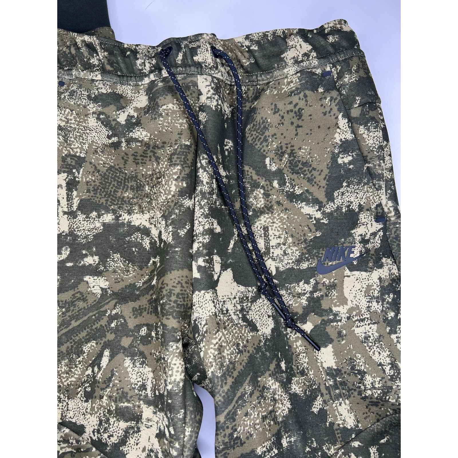Nike Nike Sportswear Tech Fleece Jogger Sweatpants Green Camo Size US 38 / EU 54 - 6 Thumbnail