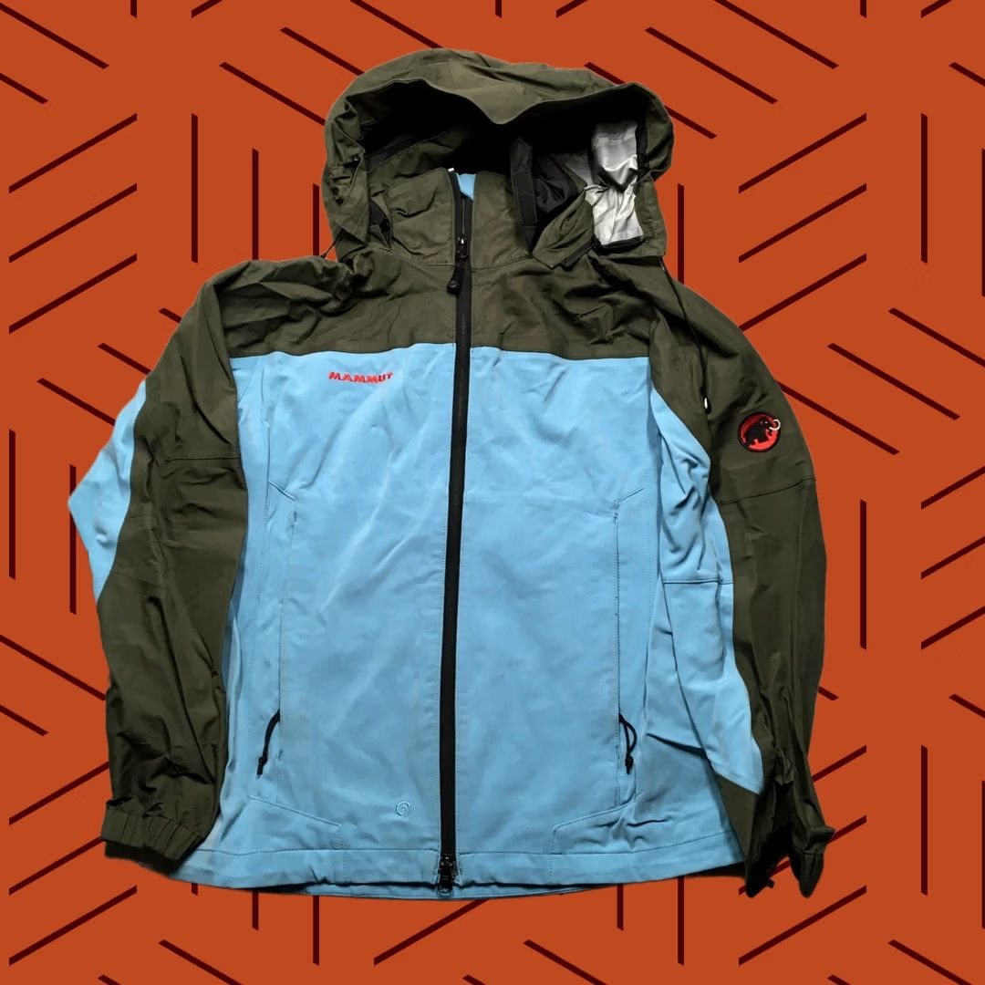 Mammut Mammut Softshell Jacket Womens L Blue Hooded Waterproof Logo Zip Jacket, Casual Outdoor Coat, Regular Size, Fall Winter Spring, Women Size L / US 10 / IT 46 - 1 Thumbnail
