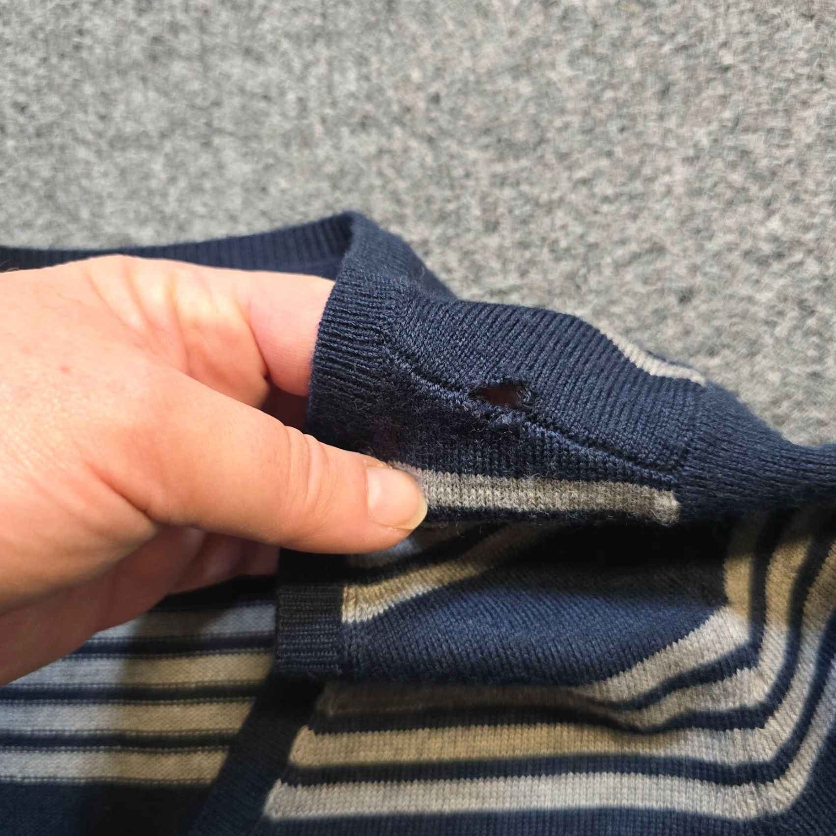Vineyard Vines VINEYARD VINES Dress Women's Small Blue Striped Wool Blend Knitted V-Neck Long Sleeve Knee Length Preppy Nautical Size S / US 4 / IT 40 - 7 Thumbnail