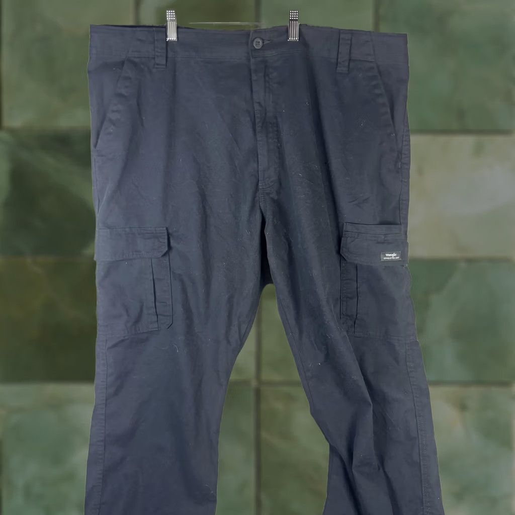 Wrangler Wrangler Cargo Pants Mens 42x30 Black Relaxed Fit Stretch Canvas Workwear Casual Size US 42 / EU 58 - 1 Thumbnail