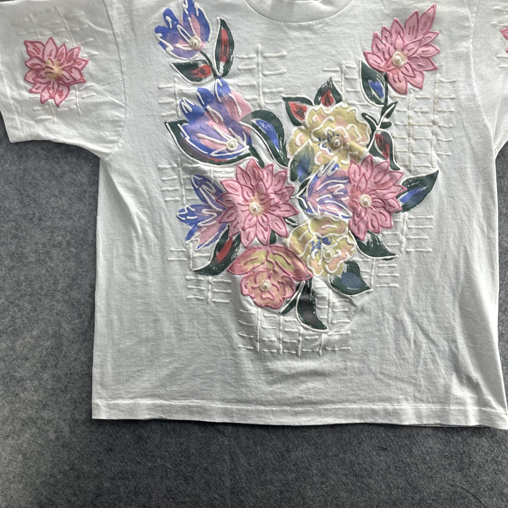 Vintage VINTAGE Brush Works Shirt Womens Large White Floral Hand-Painted 3D Pearl Embellished 90s Size L / US 10 / IT 46 - 4 Thumbnail
