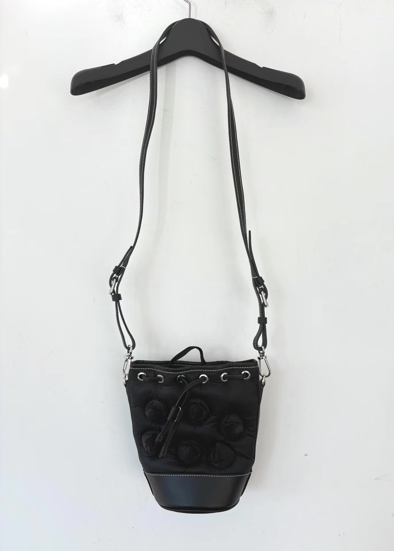 Moncler Black Puffy Bucket Crossbody Bag Size ONE SIZE - 2 Thumbnail