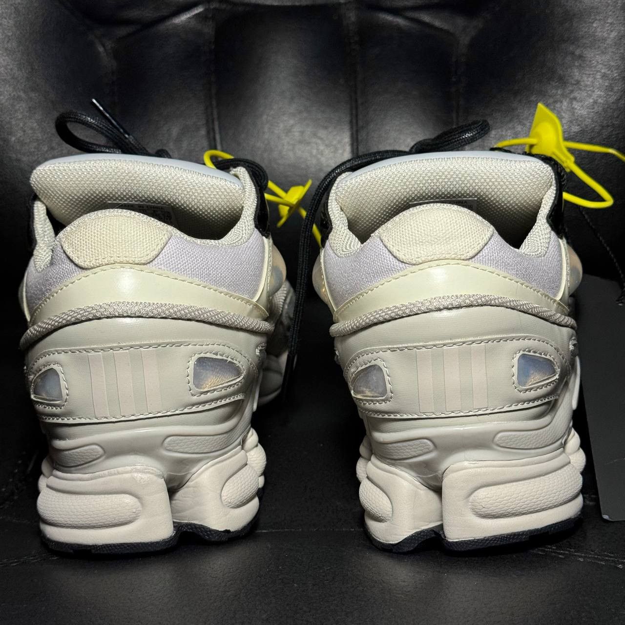 Adidas × Raf Simons Adidas Raf Simons Ozweego Cream Size US 6.5 / EU 39-40 - 2 Thumbnail