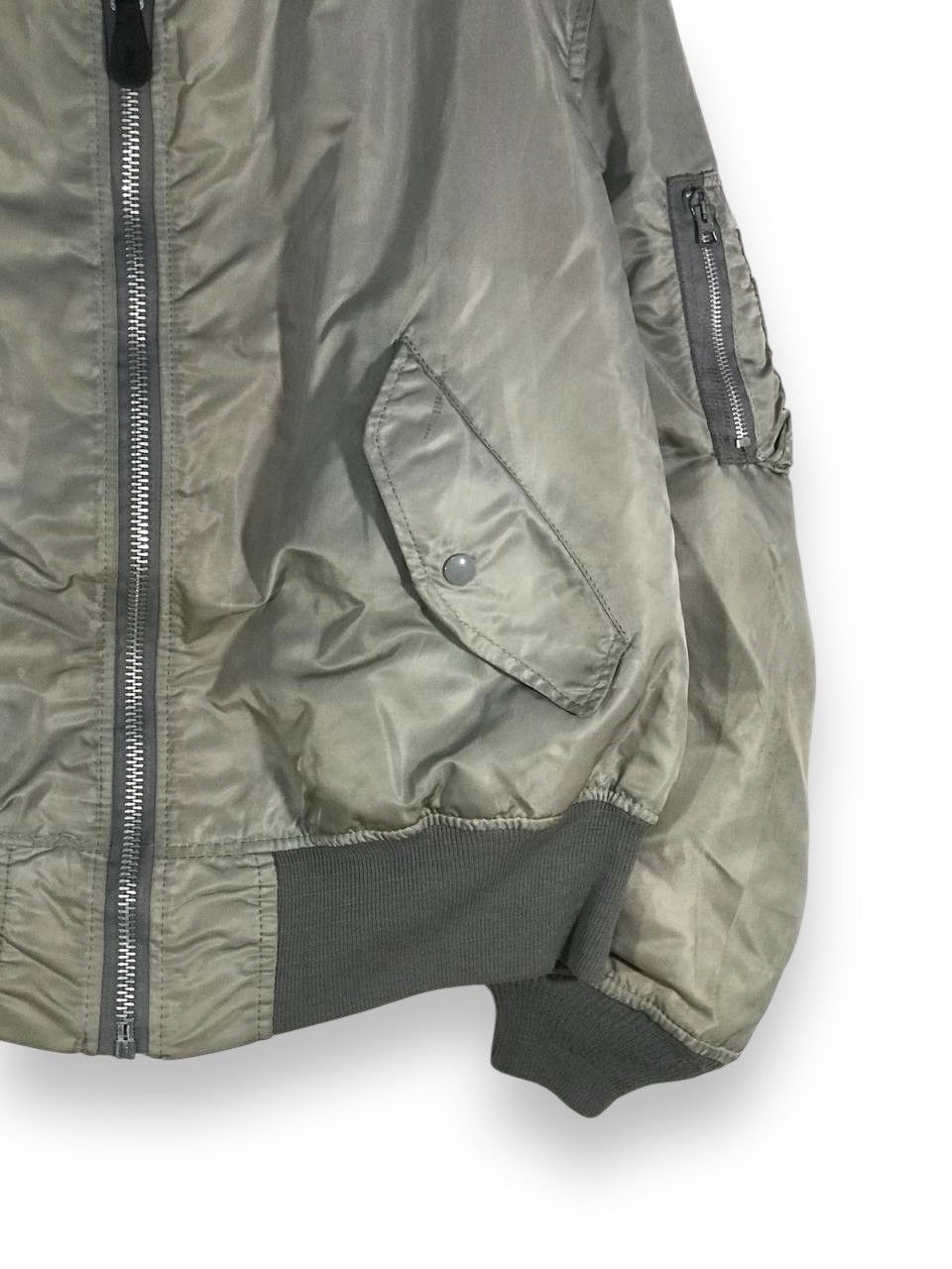 Alpha Industries Vintage Ma-1 alpha industries bomber flight jacket Size US L / EU 52-54 / 3 - 3 Thumbnail