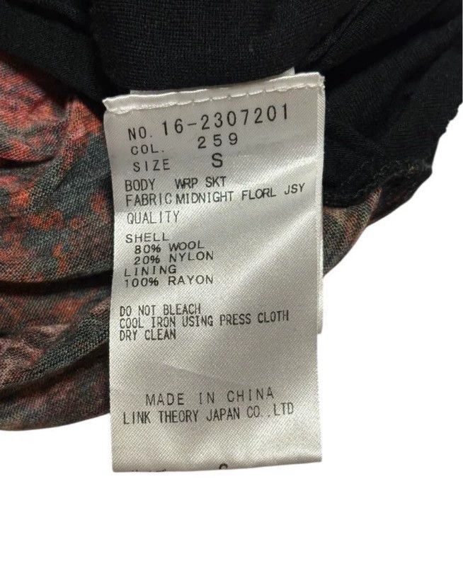 Helmut Lang HELMUT LANG sizeS Semi-superior skirt with irregular folds Size 25" / US 0 / IT 36 - 8 Thumbnail