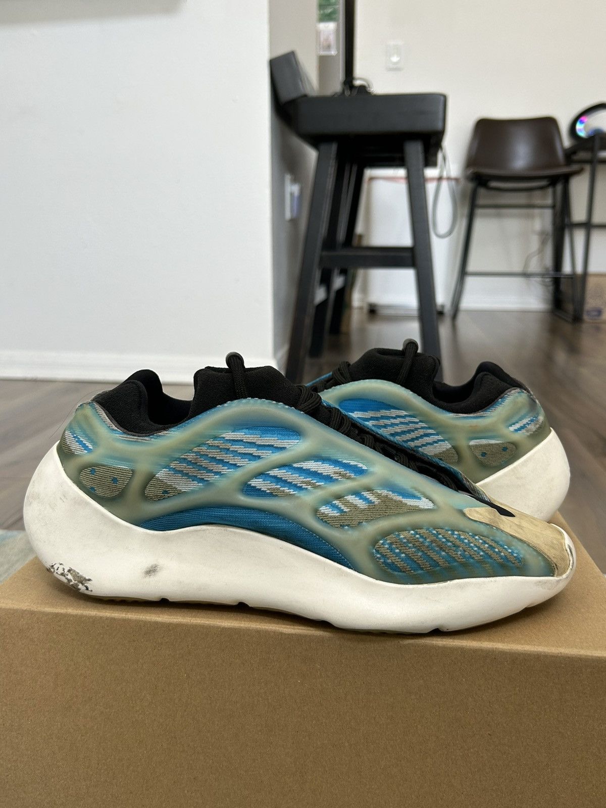 Yeezy Adidas Yeezy 700 v3 Size US 8.5 / EU 41-42 - 2 Thumbnail