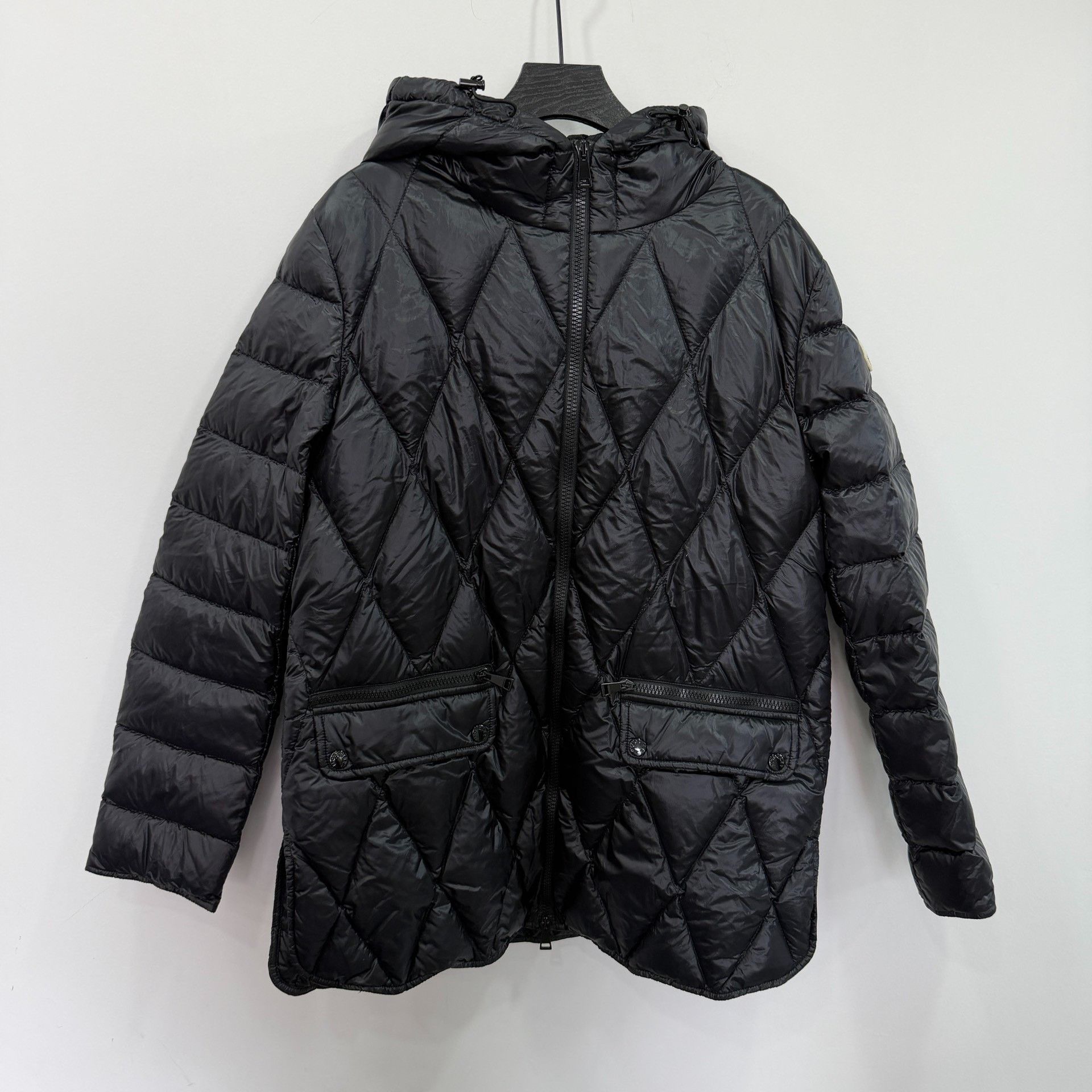 Moncler Moncler Down Down Jacket L Women Size L / US 10 / IT 46 - 1 Thumbnail
