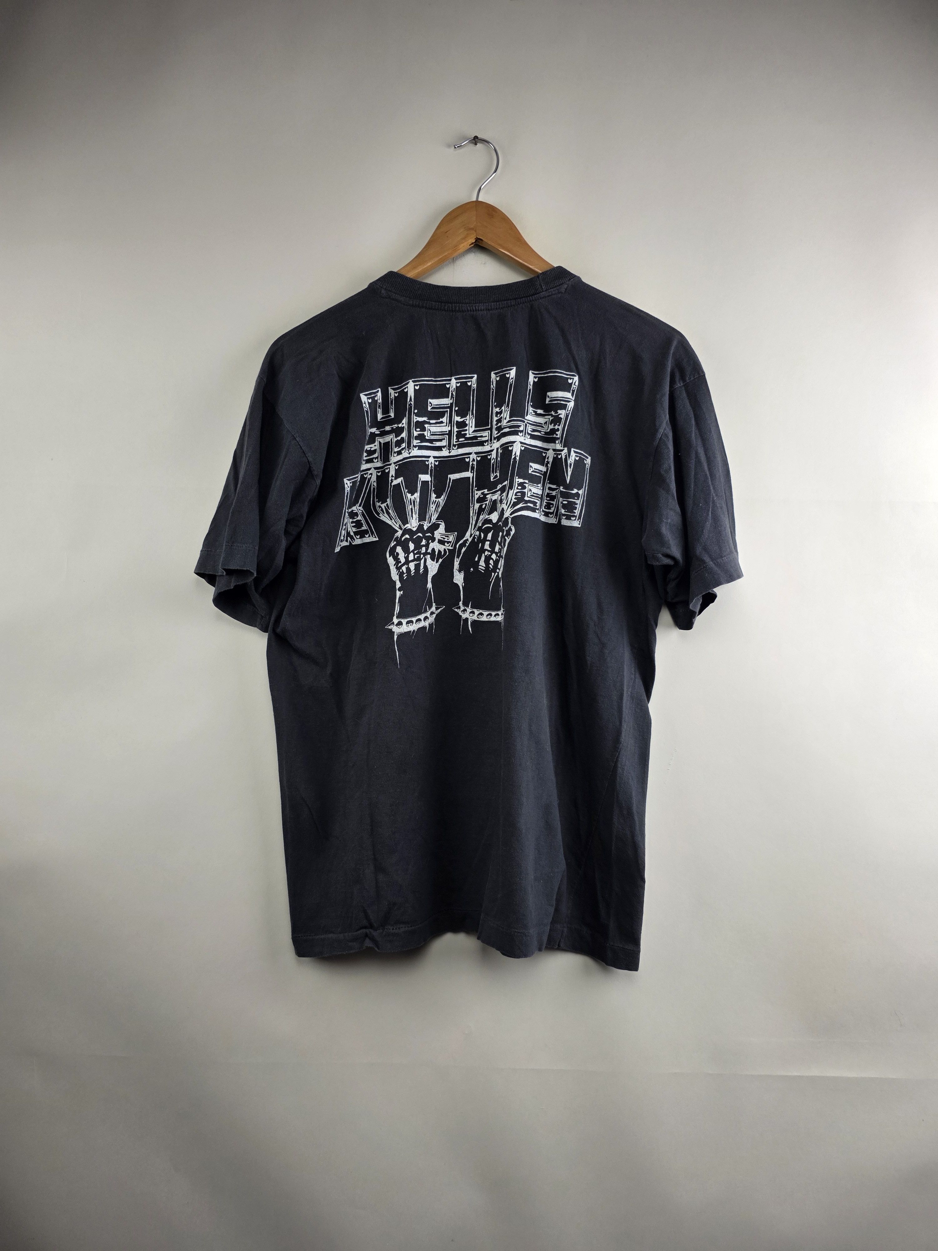 Band Tees × Vintage 90s Hell's Kitchen Fistful of chicken L 21" 26.5" Size US L / EU 52-54 / 3 - 5 Thumbnail