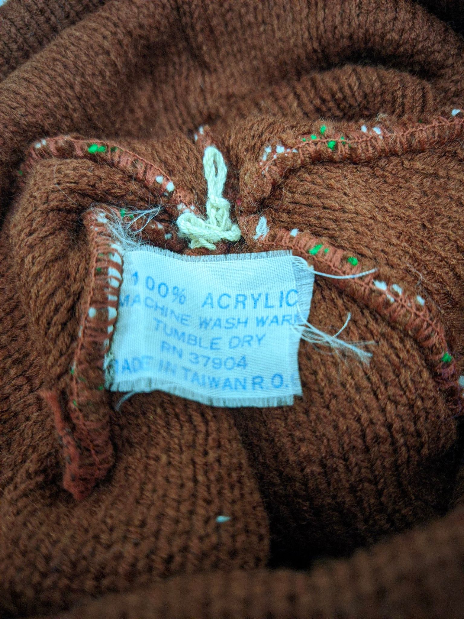 Native Vintage Design Beanie Hat 100% Acrylic Size ONE SIZE - 4 Thumbnail
