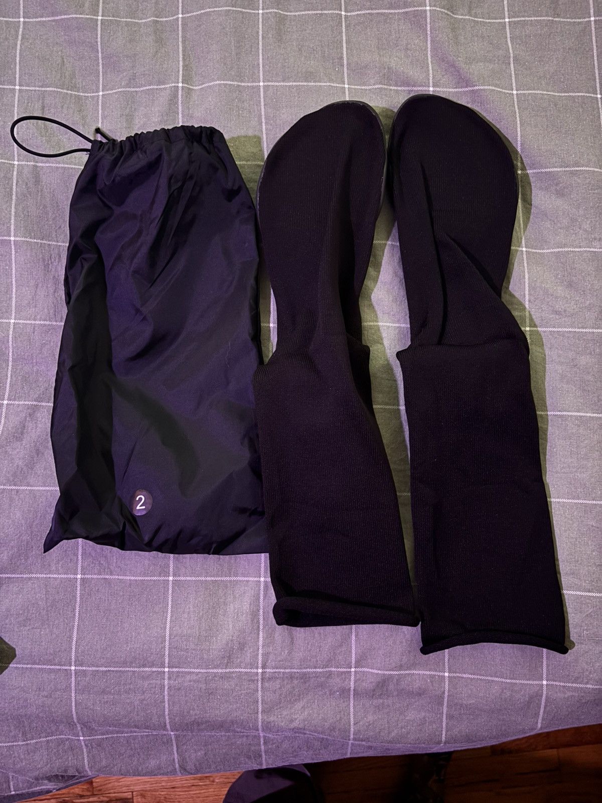 Yeezy YZY Pods Size US 10 / EU 43 - 2 Thumbnail
