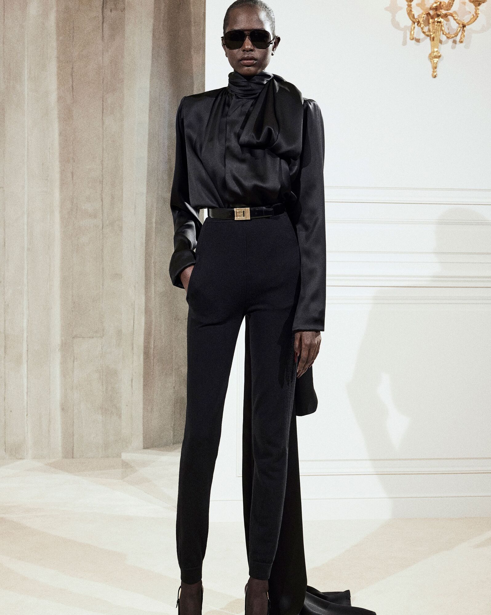 Saint Laurent Paris o1s1wg110125 770093 Lavallière-Neck Blouse Silk Satin Black Size S / US 4 / IT 40 - 2 Thumbnail