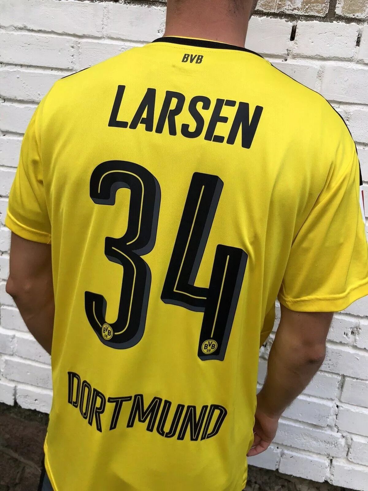 Puma BORUSSIA DORTMUND 2016 2017 HOME FOOTBALL JERSEY LARSEN Size US XL / EU 56 / 4 - 9 Thumbnail