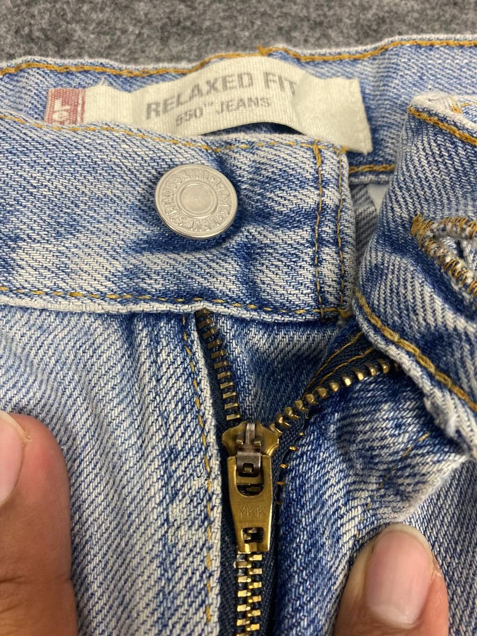 Levi's vintage levis 550 relaxed fit distressed denim Size US 35 - 12 Thumbnail