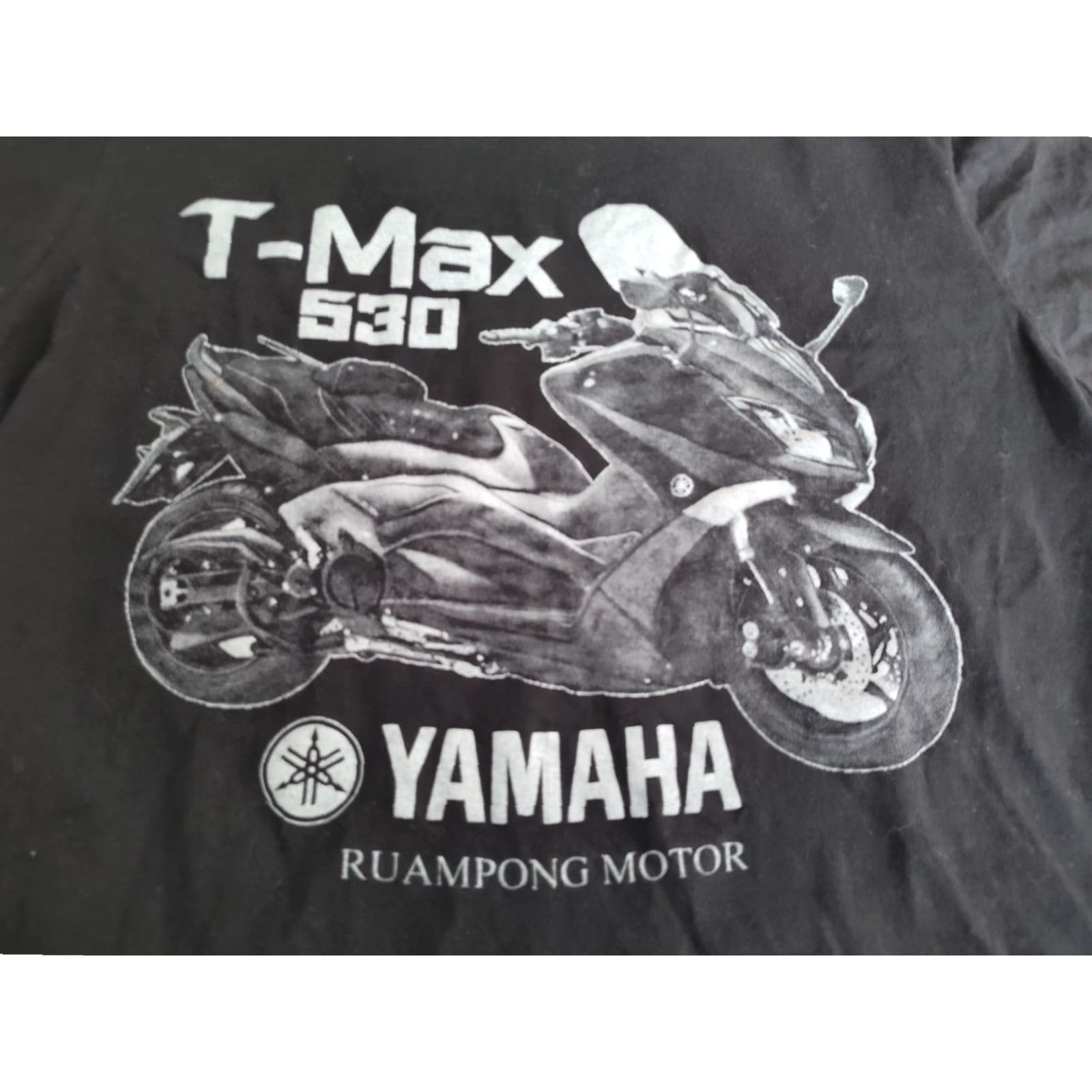 Yamaha VINTAGE Yamaha TMAX 530 Motorcycle T-Shirt Unisex Adults Large Black Graphic Print 2000s Size US L / EU 52-54 / 3 - 2 Thumbnail