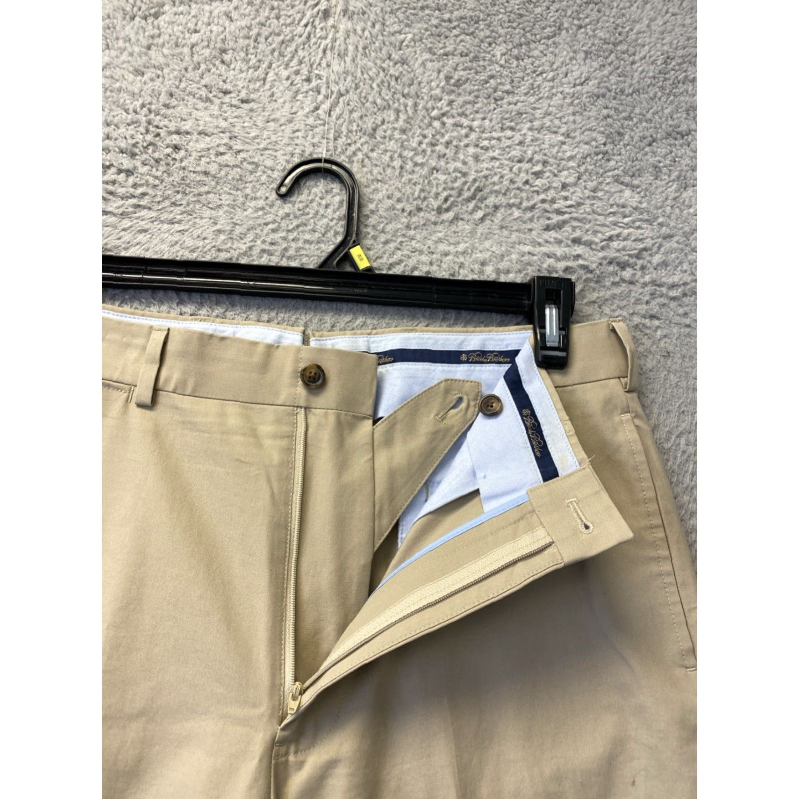 Brooks Brothers BROOKS BROTHERS Clark Fit Chino Pants 34W 32L Tan Solid Mens Size US 34 / EU 50 - 3 Thumbnail