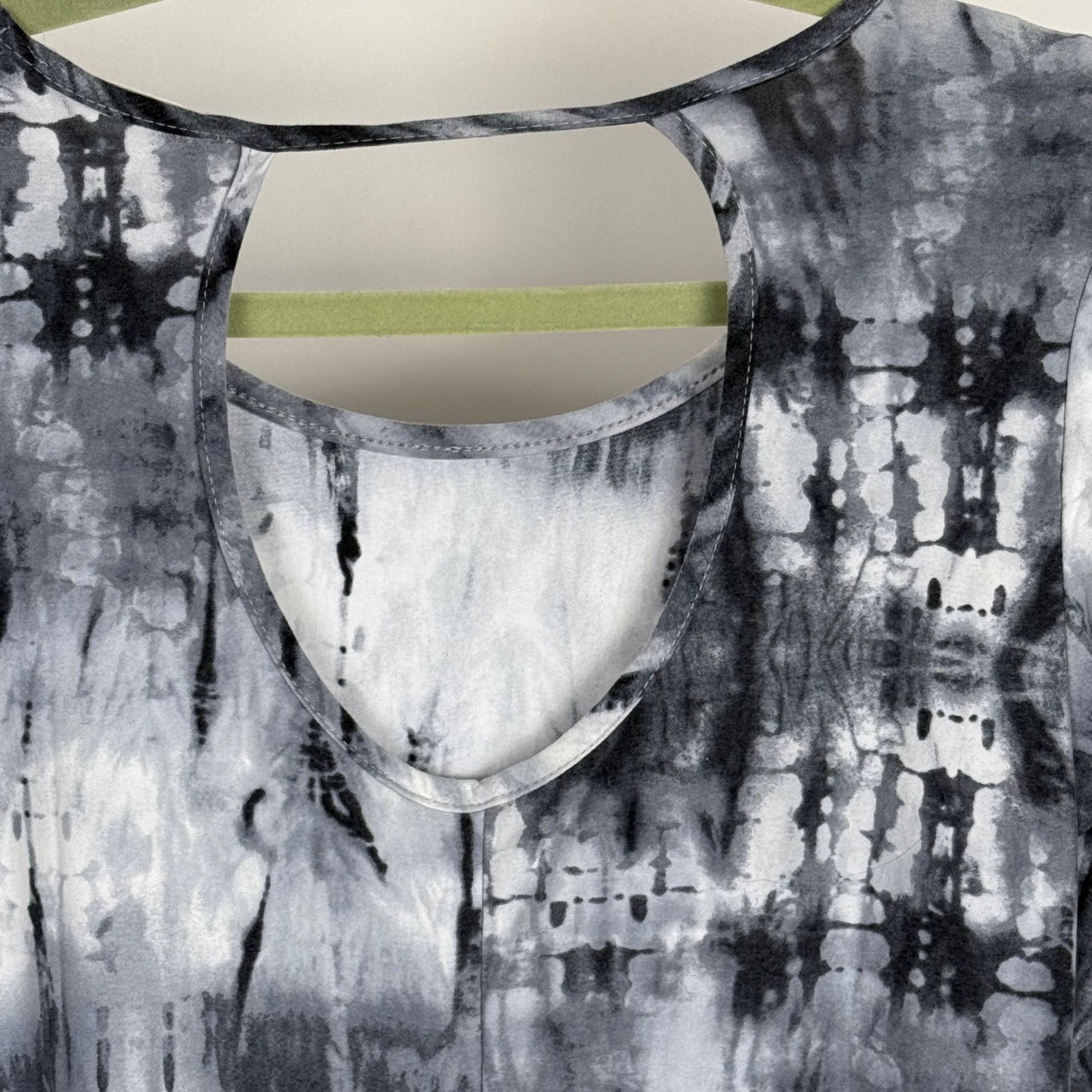 Other Women's Long-Sleeve Batik Dress Scoop-Neck Open-Back Size S Size S / US 4 / IT 40 - 4 Thumbnail