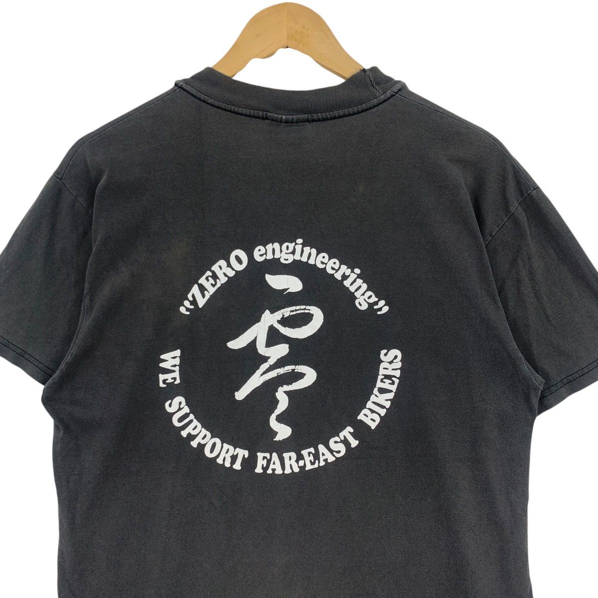 Vintage Vintage 90s ZERO ENGINEERING Far-East Bikes Hanes Tshirt Size US M / EU 48-50 / 2 - 2 Thumbnail