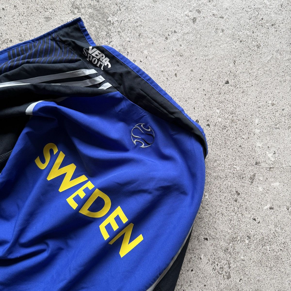 Adidas Adidas Mens Vintage Sweden Football Presentation Jacket Size US XS / EU 42 / 0 - 5 Thumbnail