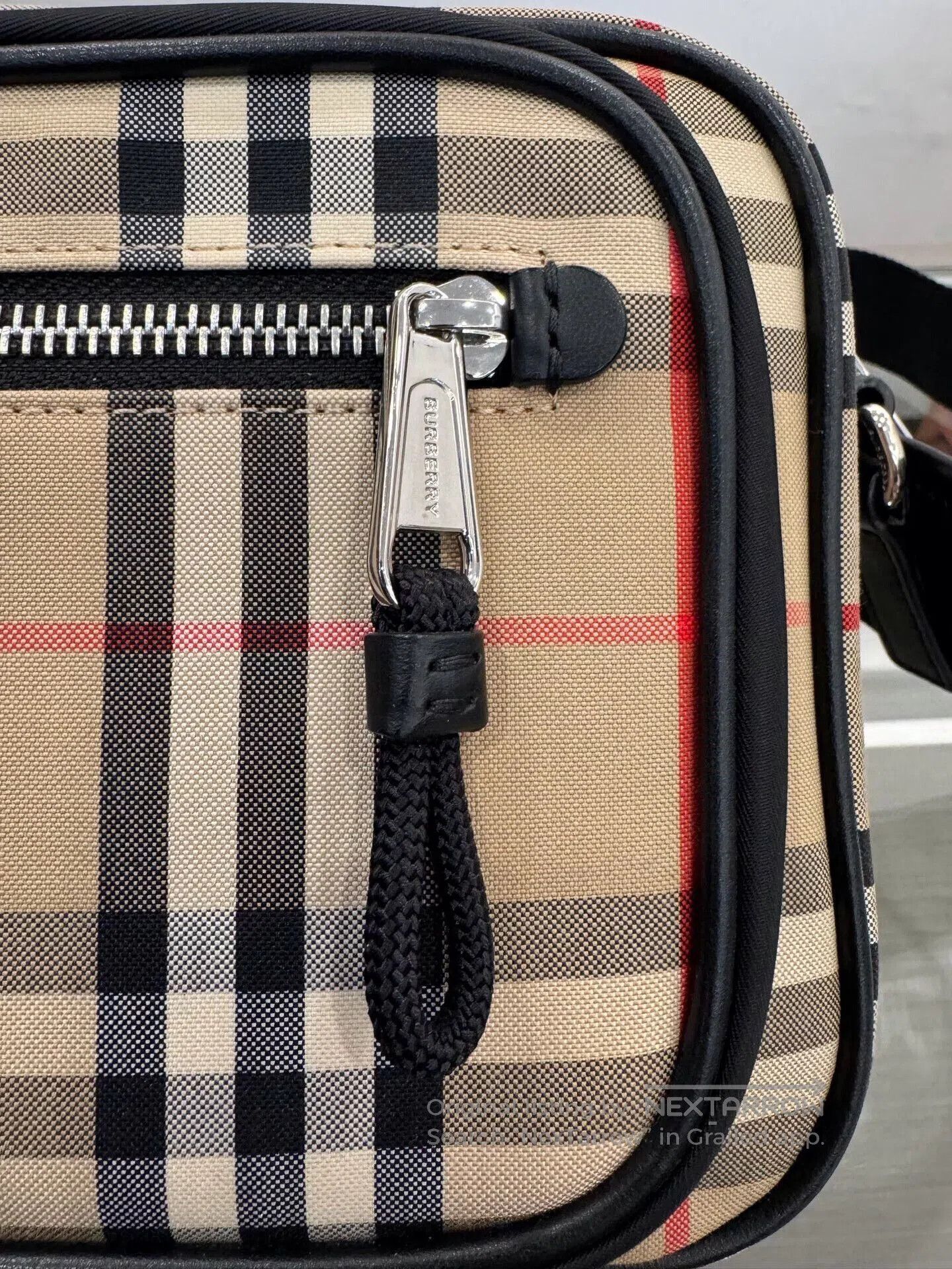 Burberry Burberry Brown Check Logo Camera Bag. Size ONE SIZE - 4 Thumbnail
