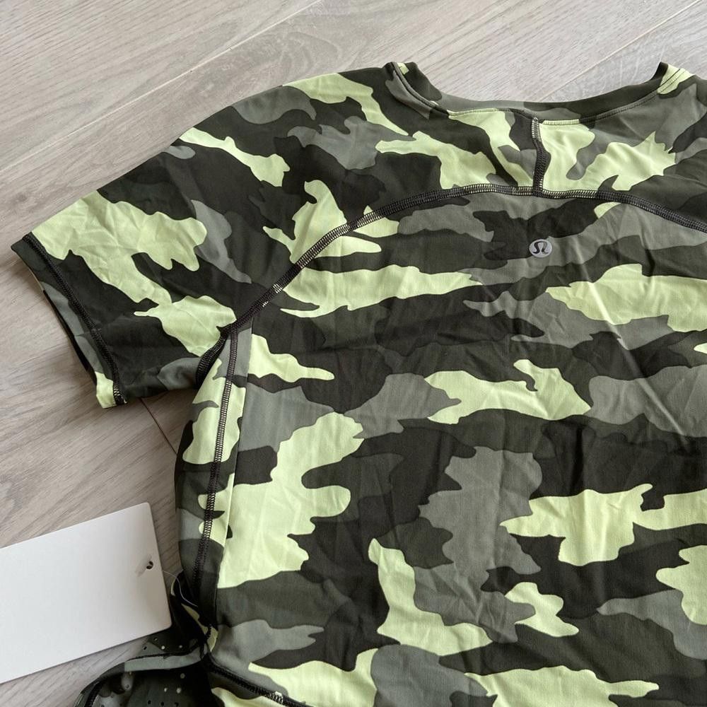 Lululemon Lululemon Green Camo UVP Run Athletic Short Sleeve Shirt Size S / US 4 / IT 40 - 7 Thumbnail