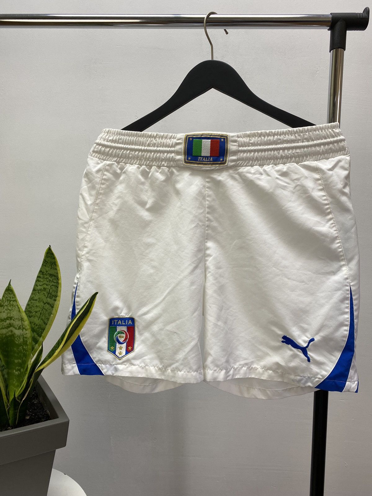 Puma × Vintage Italy National Team Vintage Puma Soccer Shorts Size US 32 / EU 48 - 1 Thumbnail
