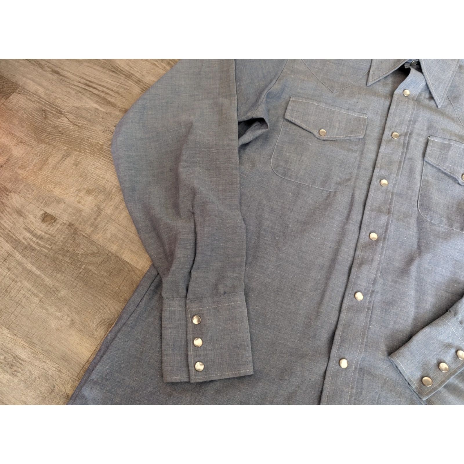 Vintage VINTAGE King Size Shirt Western Chambray Long Sleeve Dagger Collar Pearl Snap Tall Medium Size US M / EU 48-50 / 2 - 4 Thumbnail