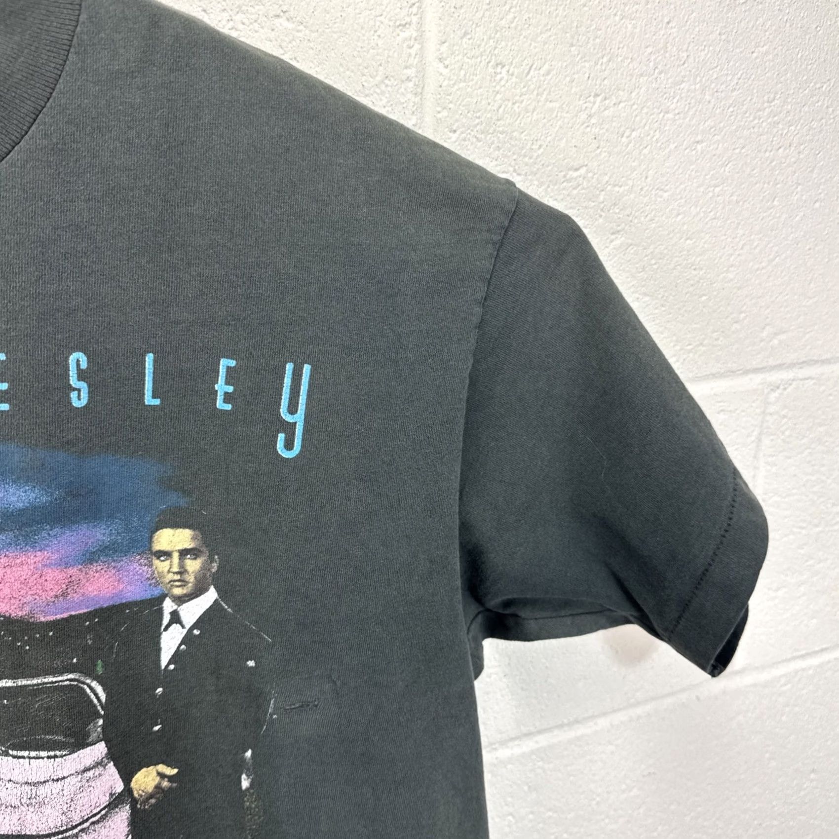 Fruit Of The Loom VINTAGE Elvis Presley Classics Are Forever 1992 T SHIRT XL Black Unisex Short Sleeve Graphic Tee 1990s Rockabilly USA Fruit of the Loom Size US XL / EU 56 / 4 - 6 Thumbnail