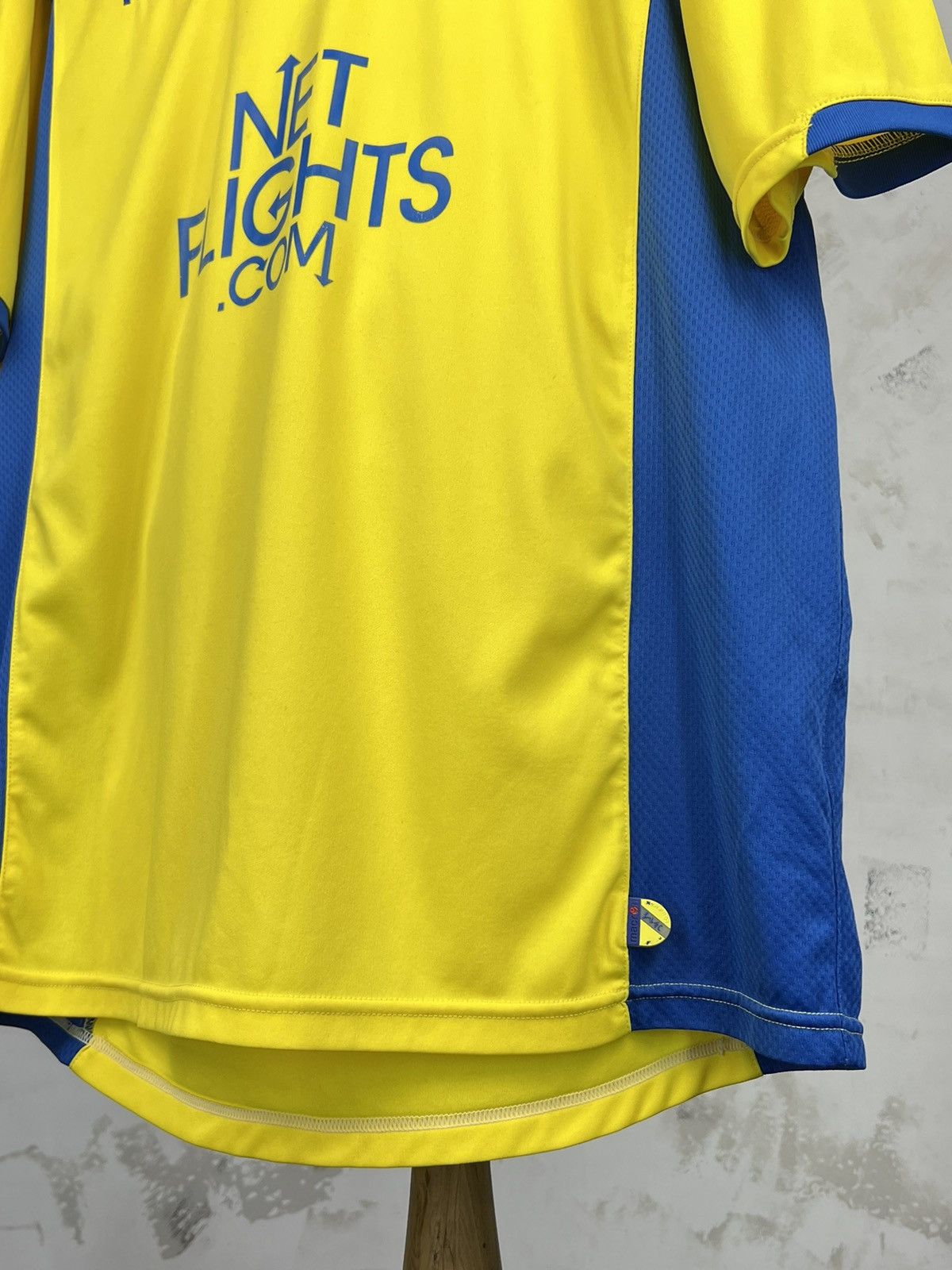 Macron Marcon Leeds United Yellow Jersey Size L - XL Size US XL / EU 56 / 4 - 4 Thumbnail