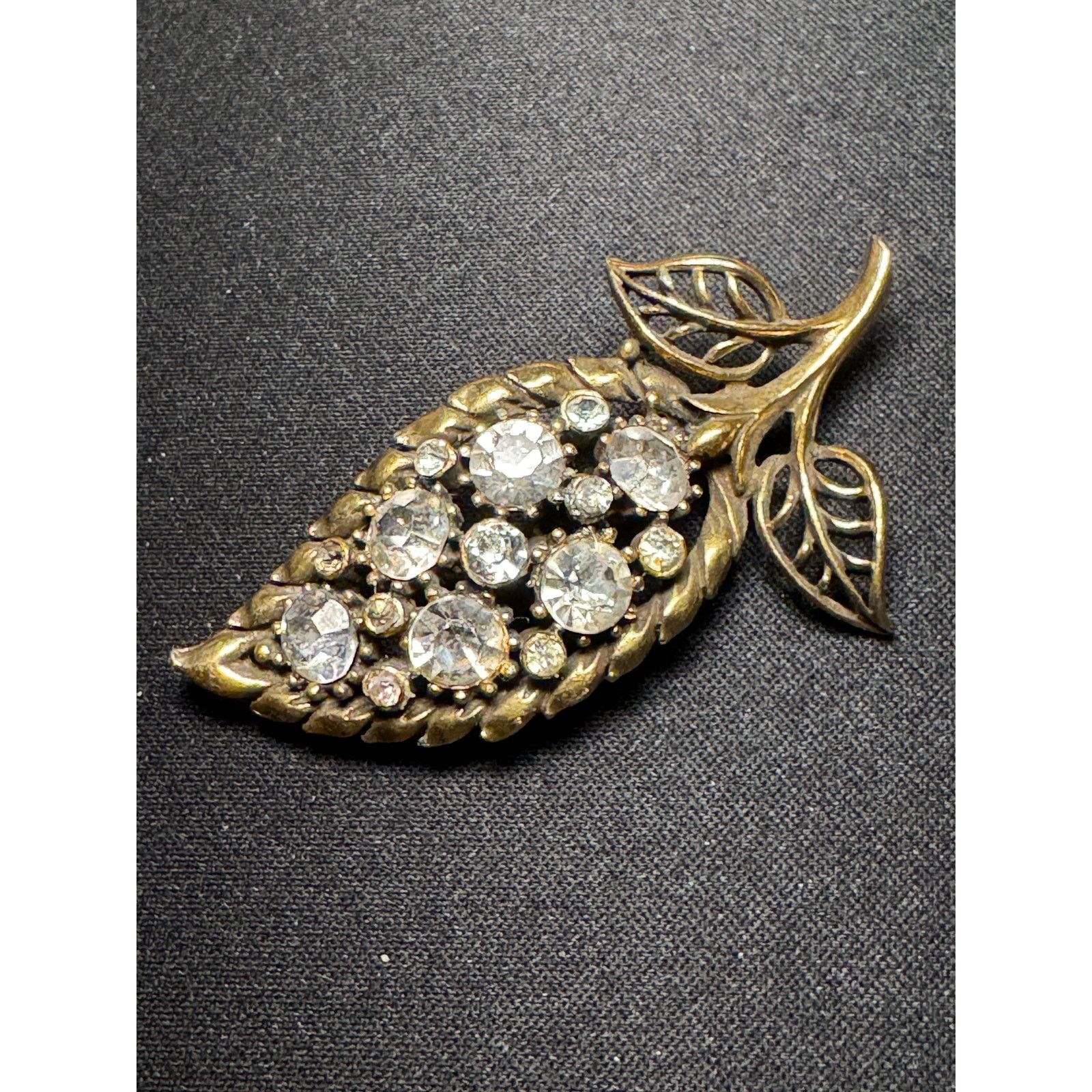 Other Vintage Coro Gold Tone Faceted Crystals Leaf Brooch Size ONE SIZE - 1 Thumbnail