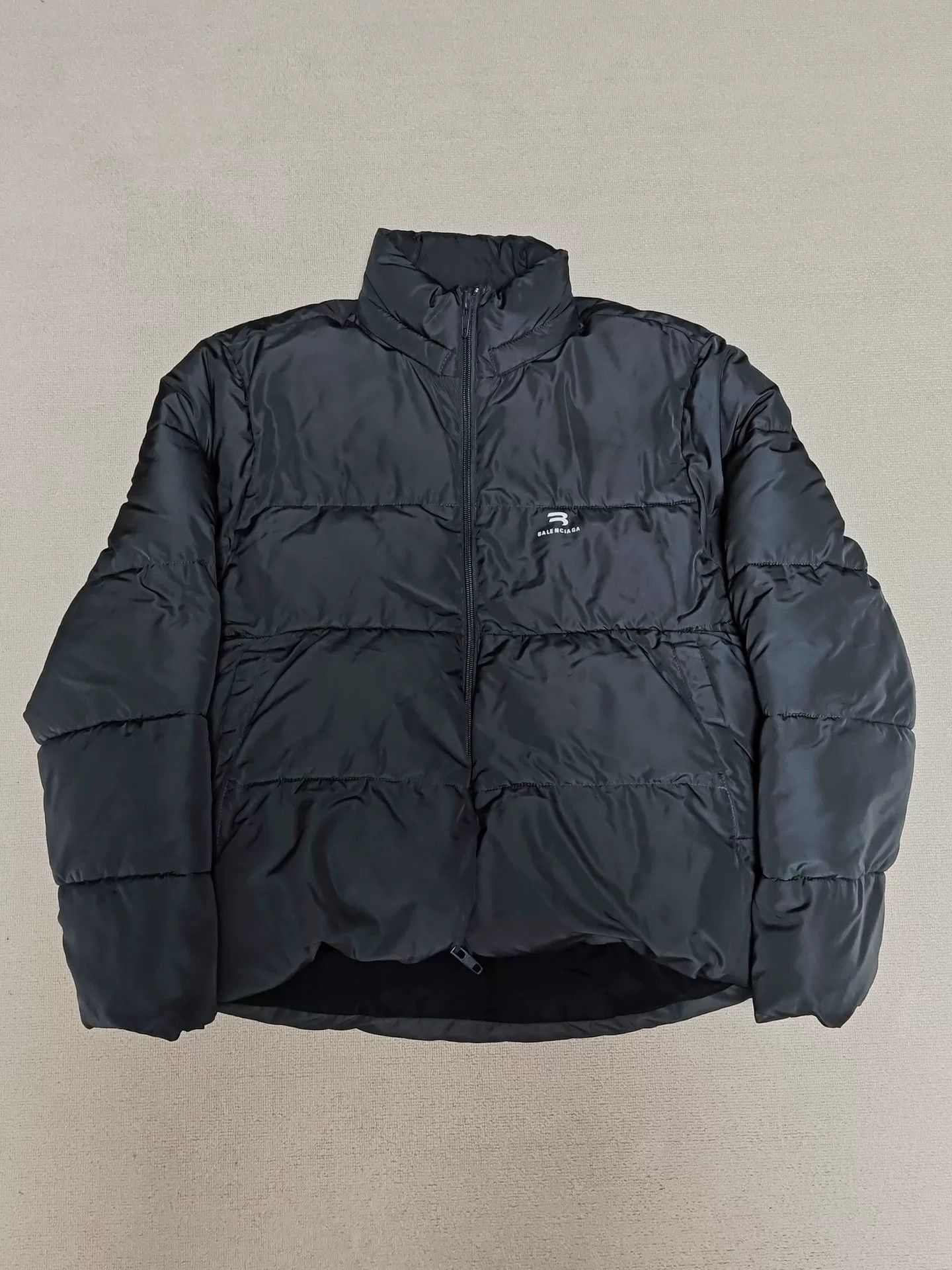 Balenciaga balenciaga sporty oversized down jacket Size US S / EU 44-46 / 1 - 1 Thumbnail