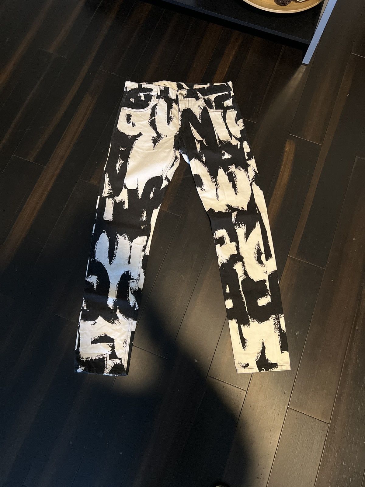 Alexander McQueen Alexander Mcqueen Men Graffiti Print Jeans Size US 30 / EU 46 - 1 Thumbnail