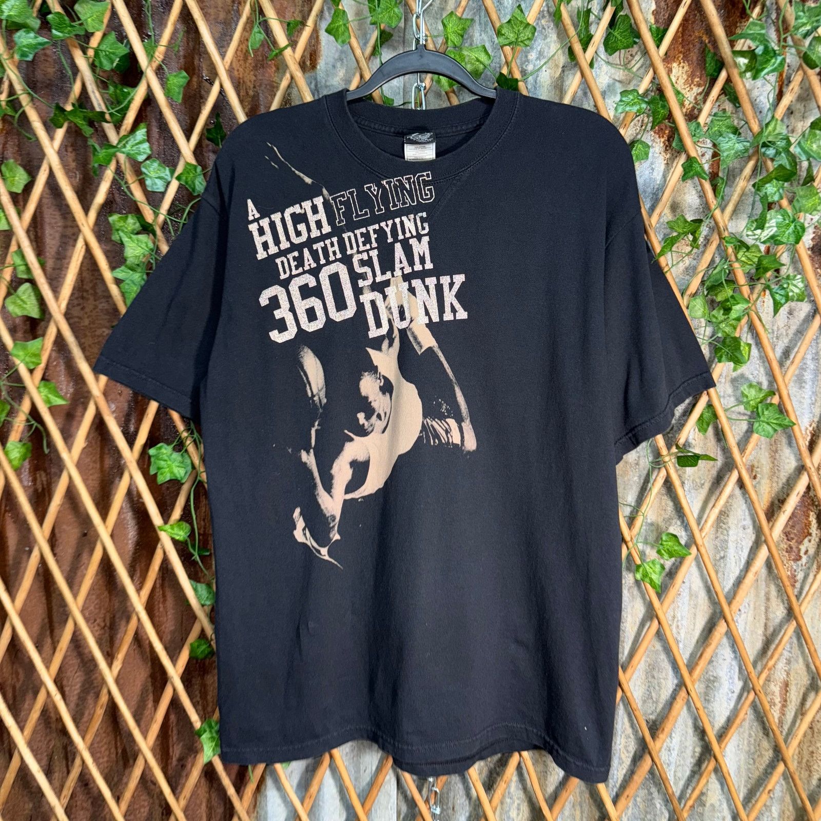 Jordan Brand Vintage Y2K Nike air NBA Jordan 360 slam dunk 2000s t-shirt Size US M / EU 48-50 / 2 - 1 Thumbnail