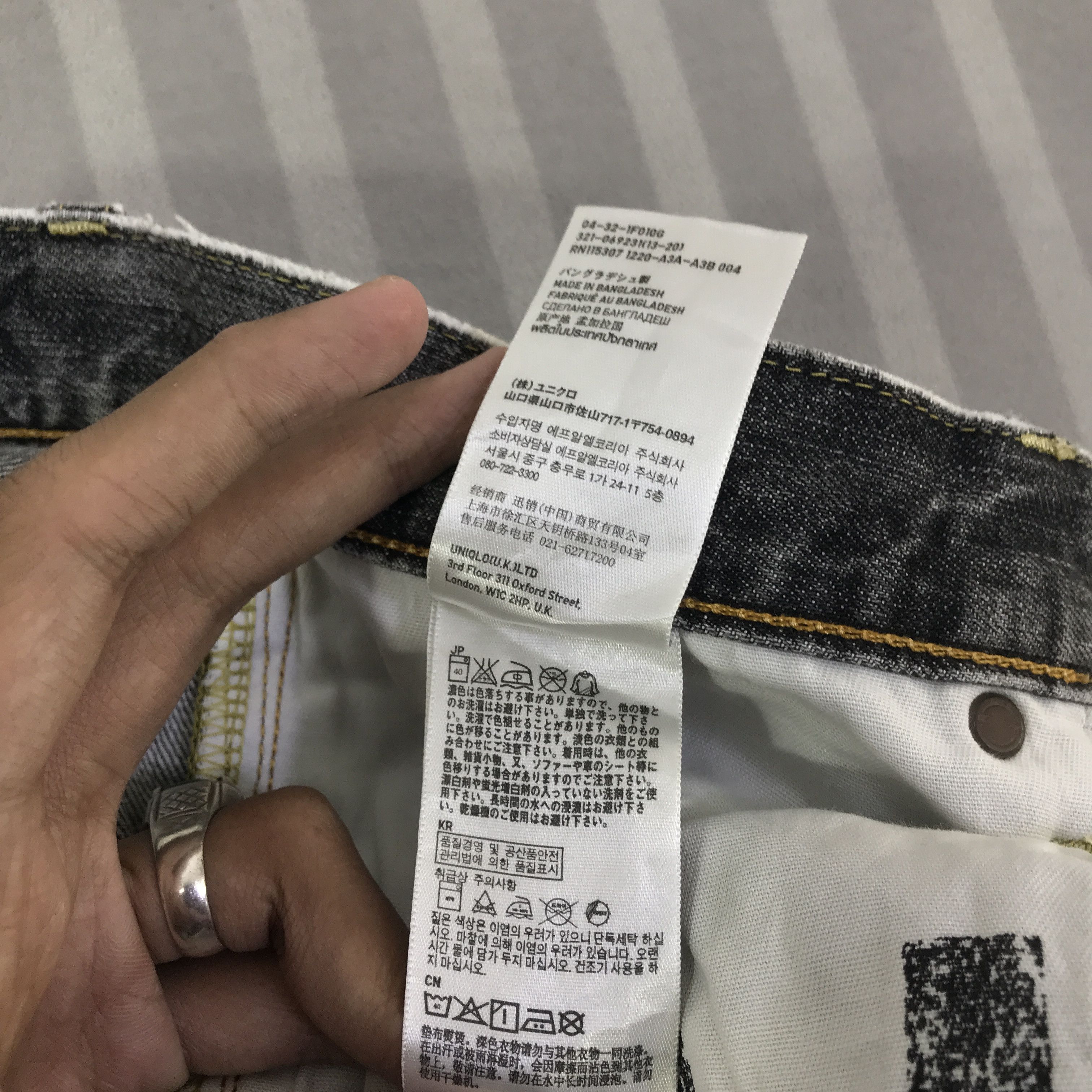 Japanese Brand 002 Vtg Uniqlo Black denim distressed Jeans pants K130B23 Size US 33 - 18 Thumbnail
