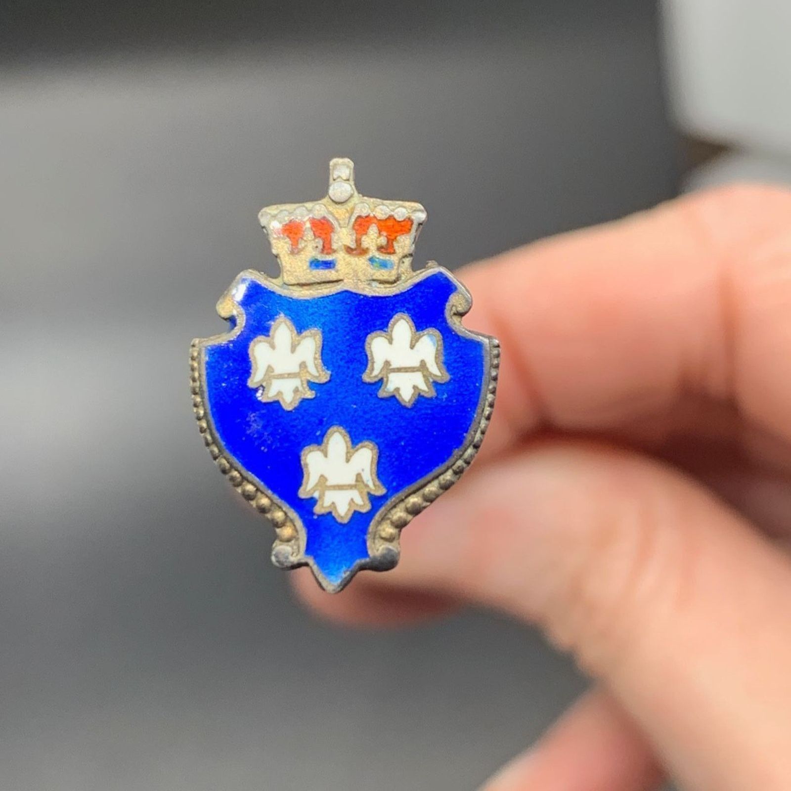 Other Antique Sterling Enamel Coat of Arms Fleur de Lis Hat Pin Size ONE SIZE - 1 Thumbnail