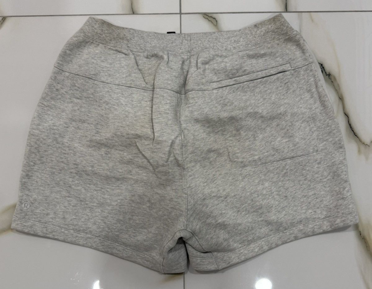 Lululemon Lululemon Sweat Shorts Beige Size Medium Size US 32 / EU 48 - 3 Thumbnail
