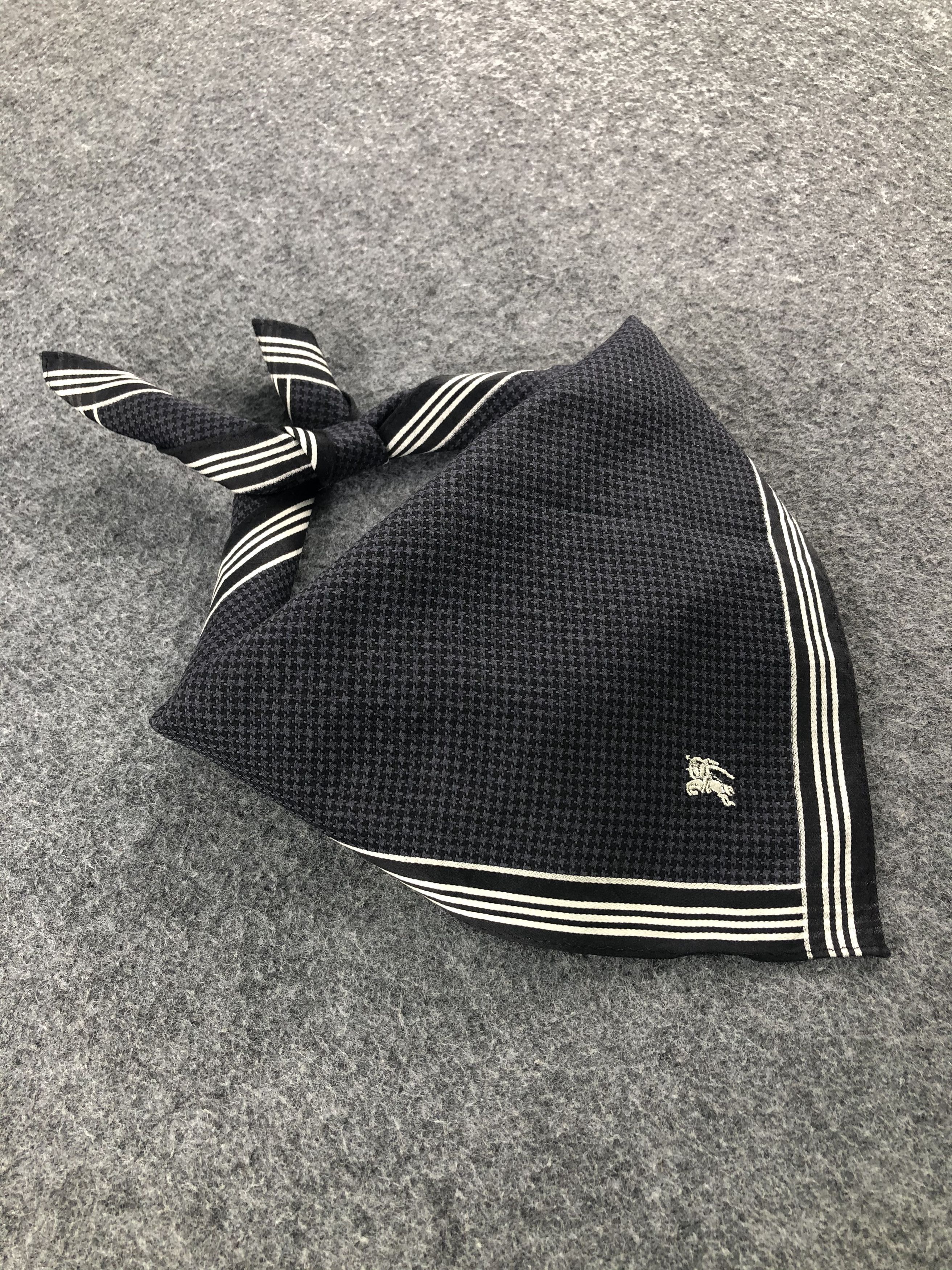 Burberry Burberry Handkerchief / Bandana / Neckerchief Size ONE SIZE - 1 Thumbnail