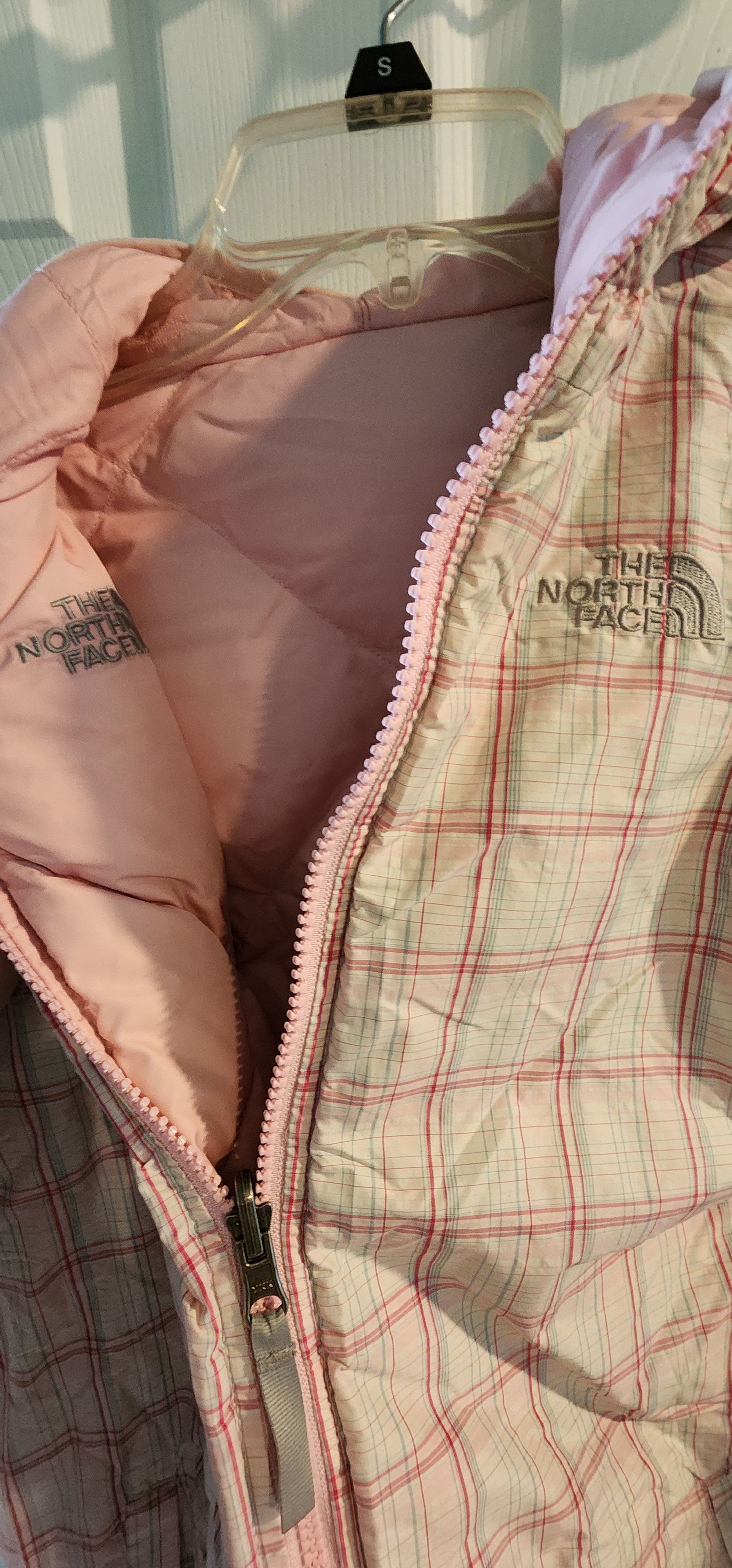 The North Face The North Face Girl's Pink/Plaid 550 Reversible Puffer XL Size S / US 4 / IT 40 - 10 Thumbnail