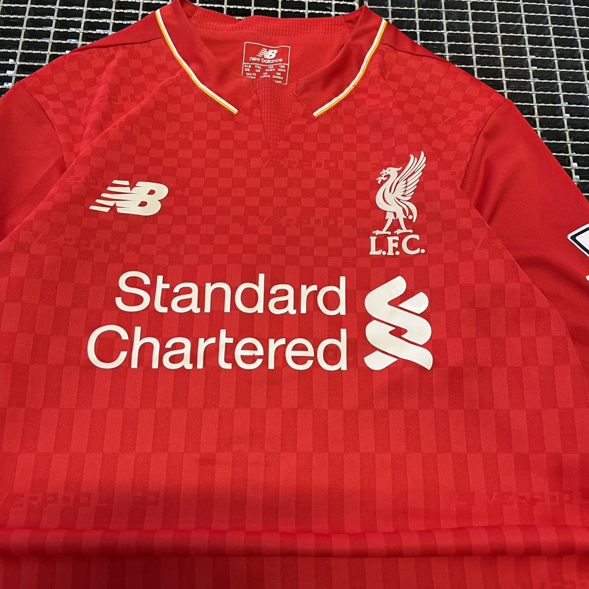 New Balance New Balance Liverpool Soccer Jersey Tee T-shirt Blokecore Y2K Size US S / EU 44-46 / 1 - 4 Thumbnail