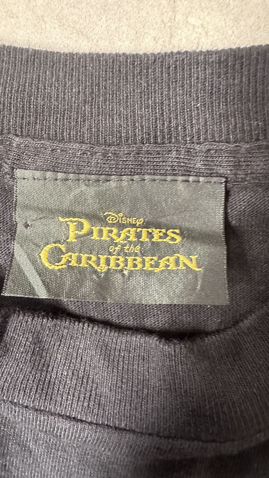 Disney VINTAGE PIRATES OF CARIBBEANS MOVIE TEE Size US M / EU 48-50 / 2 - 4 Thumbnail
