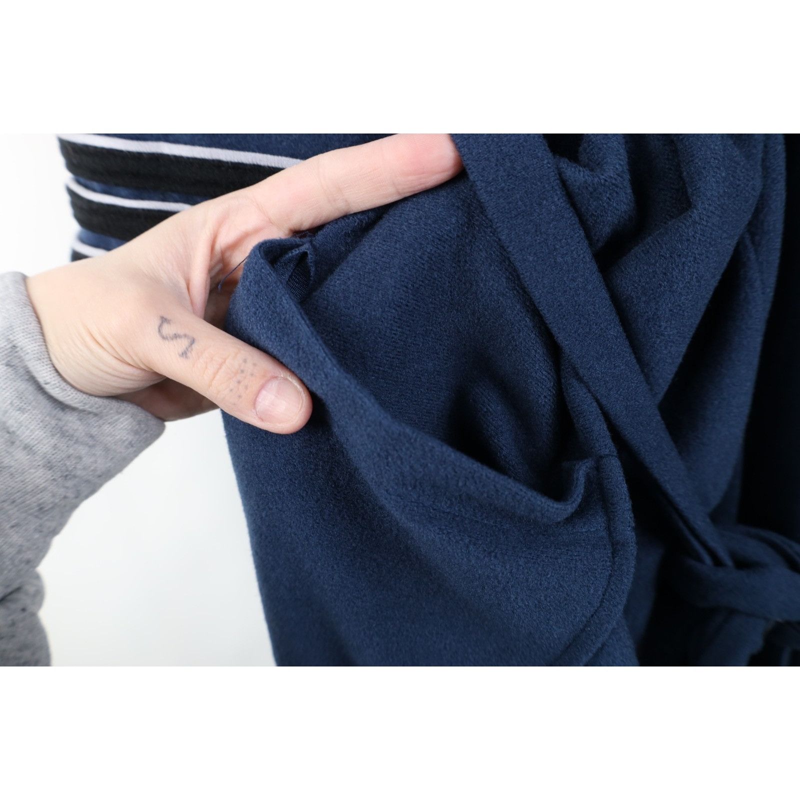 Vintage Vintage 70s Streetwear Fleece Velour Belted Bath Robe Size US L / EU 52-54 / 3 - 8 Thumbnail