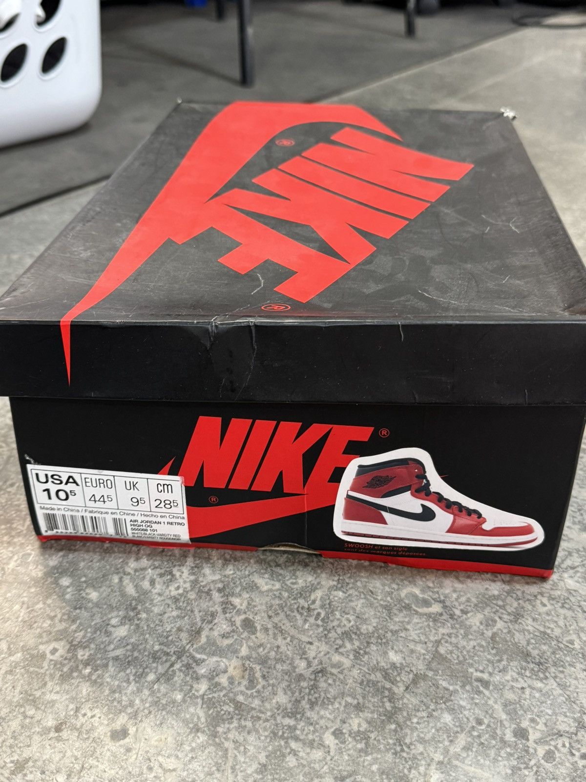 Jordan Brand × Nike Jordan 1 Chicago Size US 10.5 / EU 43-44 - 7 Thumbnail