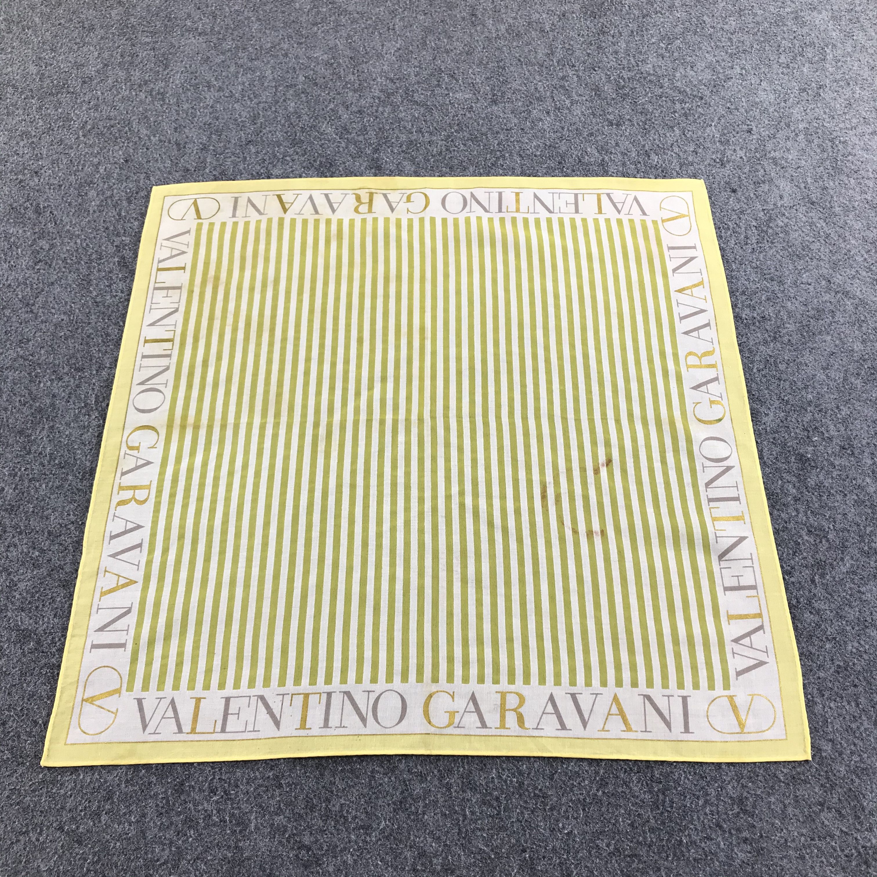 Japanese Brand Valentino Garavani Handkerchief Neckerchief Bandana H1267 Size ONE SIZE - 2 Thumbnail
