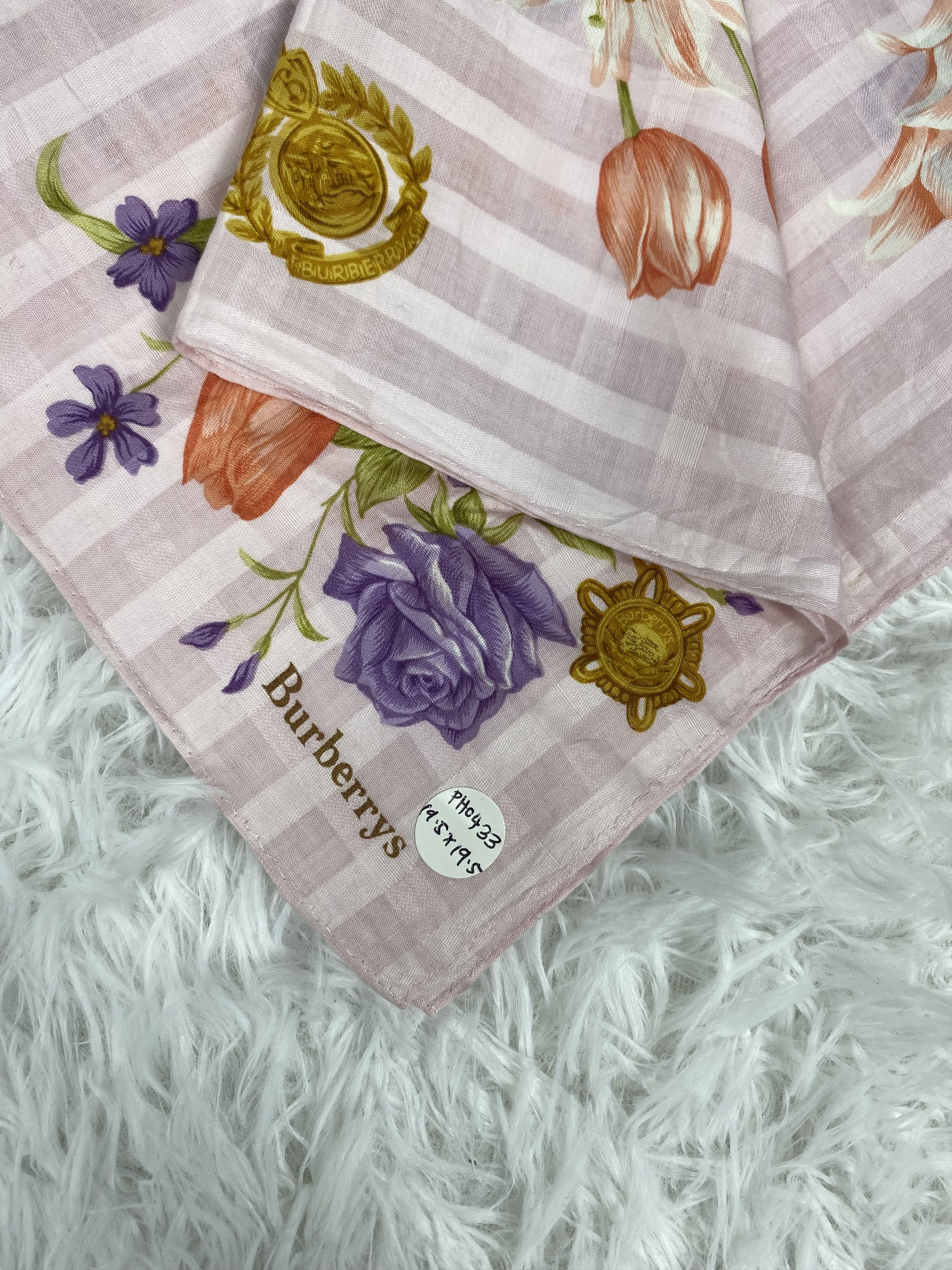 Burberry Vintage Burberry Handkerchief Neckerchief PH0433 Size ONE SIZE - 2 Thumbnail