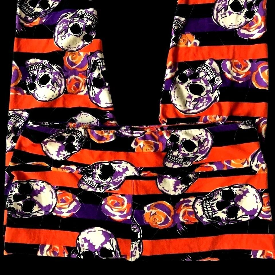 Vintage LulaRoe Halloween Leggings Tall Curvy 32 inch Skull Floral T Size 32" / US 10 / IT 46 - 6 Thumbnail
