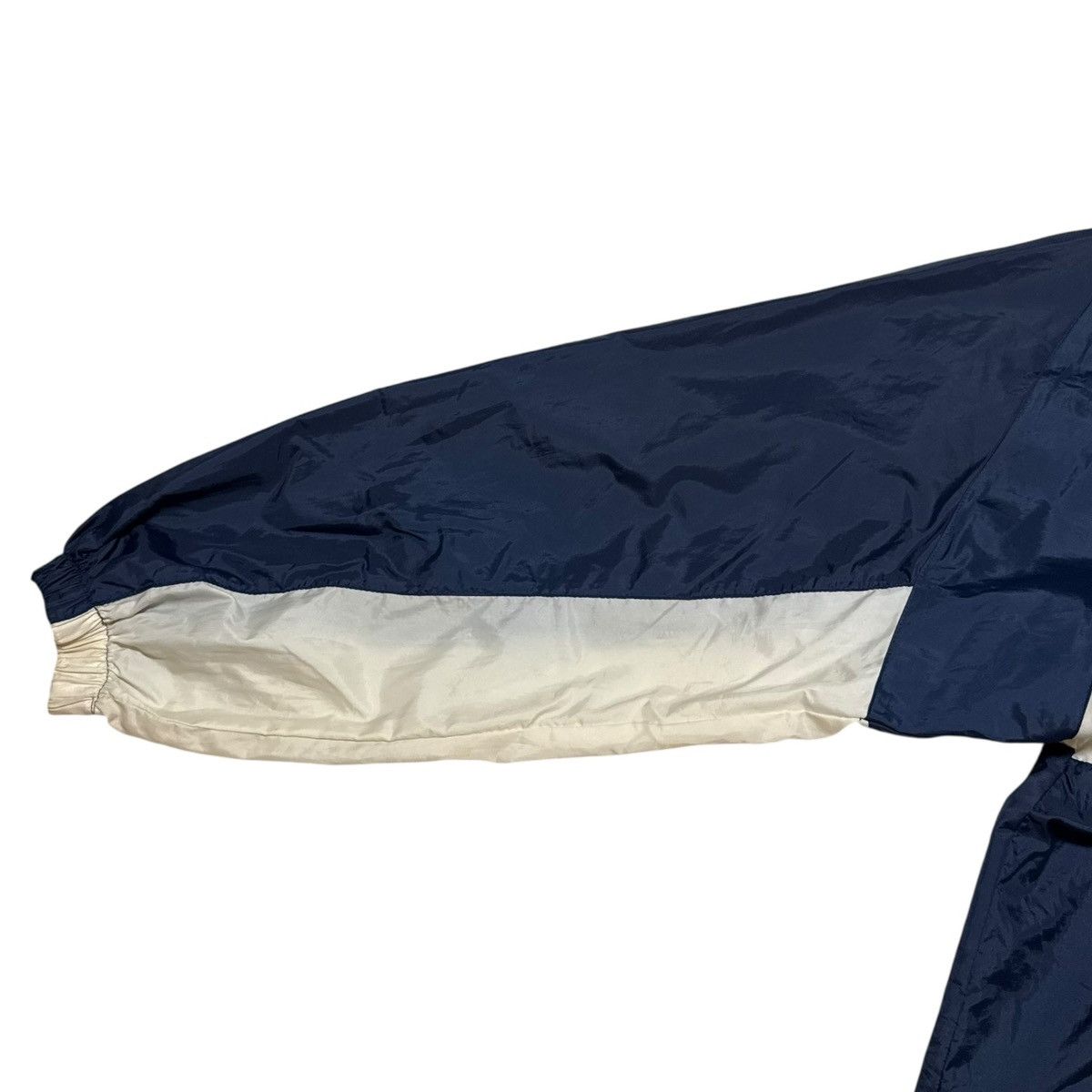 MLB Vintage MLB New York Yankees Distressed Windbreaker Men's XL Size US XL / EU 56 / 4 - 5 Thumbnail