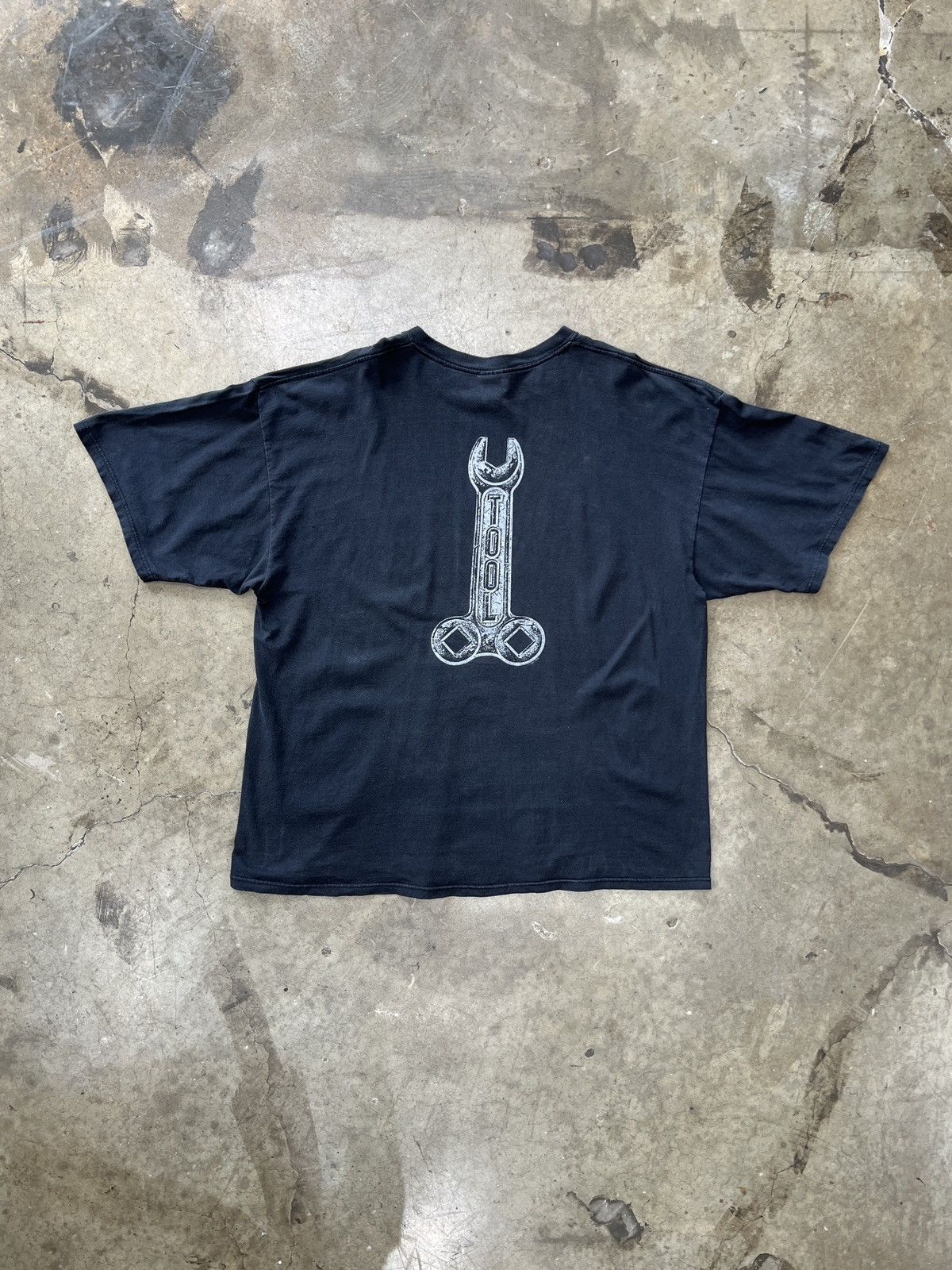 Band Tees Vintage 90s Tool Wrench Band Tee XXL Size US XXL / EU 58 / 5 - 5 Thumbnail
